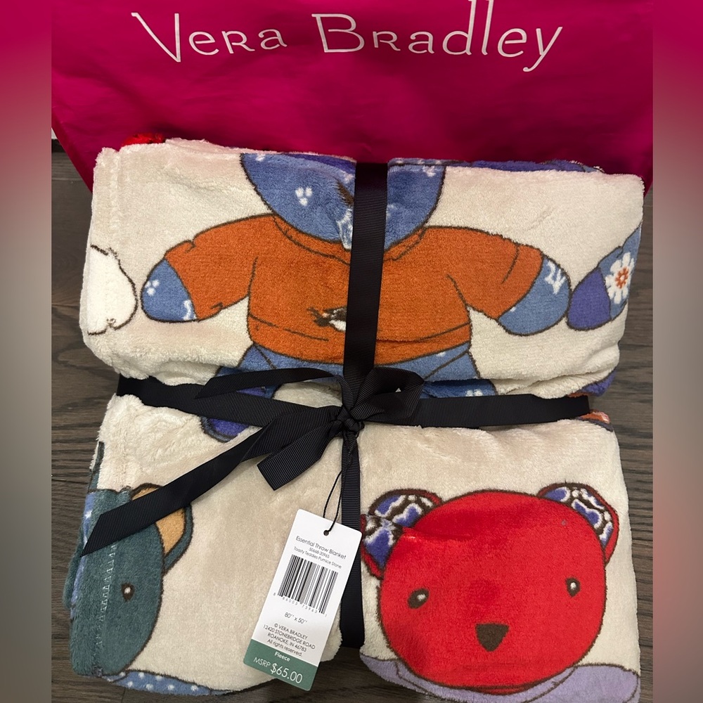 Vera Bradley Fleece Throw Blanket NWT 
❤️‍🔥FIRM PRICE❤️‍🔥